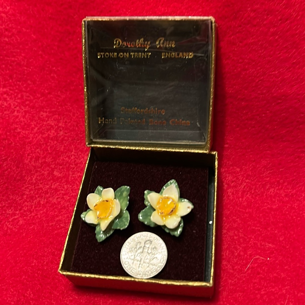 Women’s Unique Vintage Pretty Dorothy Ann  Hand Painted Bone Pierced Earrings